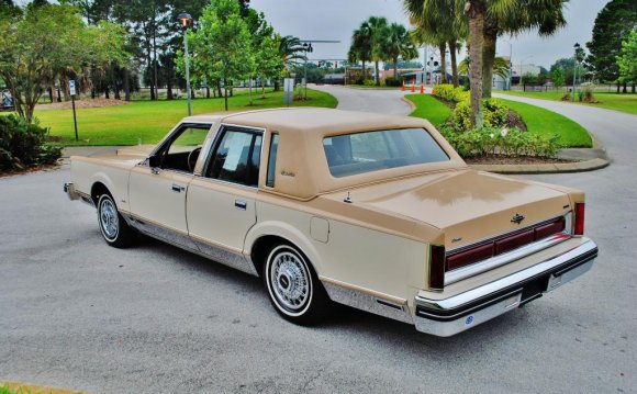 Rear view, 1984 Lincoln Town