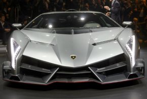 The Lamborghini Veneno: the automobile therefore expensive, they just built three from it.